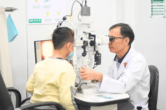 Chăm sóc thị lực cho người trẻ trong thời đại số