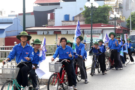 Trưởng thành từ màu áo xanh tình nguyện