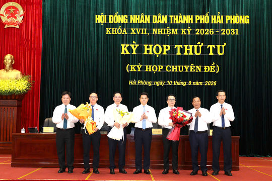 Officials elected Deputy Chairmen of Hai Phong People’s Council and People’s Committee