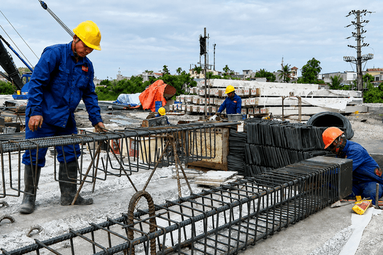 Cộng đồng giám sát dự án đường nối quốc lộ 5 với quốc lộ 10