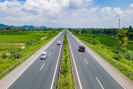 Khẩn trương xử lý tồn tại về tổ chức giao thông trên 3 tuyến cao tốc