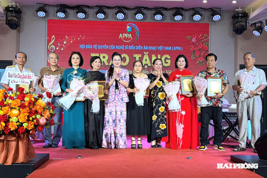 8 nghệ sĩ Hải Phòng được vinh danh vì sự nghiệp biểu diễn âm nhạc