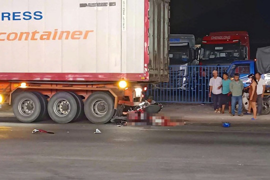 Tìm nhân chứng vụ tai nạn giao thông tại vòng xuyến cao tốc