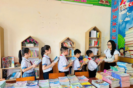 Tiếp sức học sinh trước thềm năm học mới