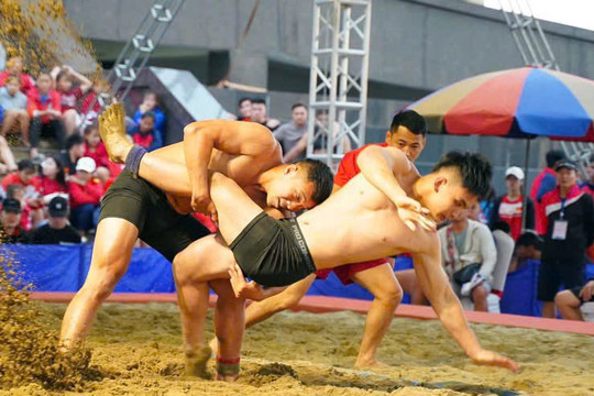 Vật bãi biển - thử thách mới của vật Hải Phòng