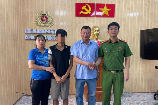 Công an xã Vĩnh Hòa giúp cháu bé đến từ Ninh Bình trở về với gia đình