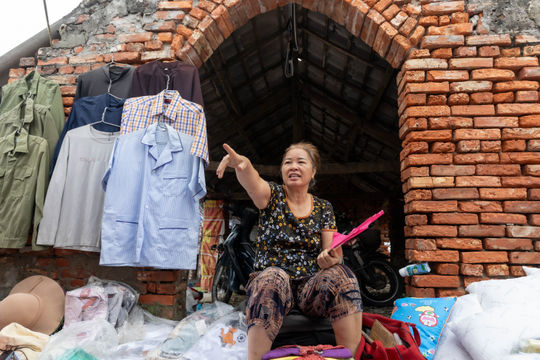 Dậy sớm đi chợ Vé