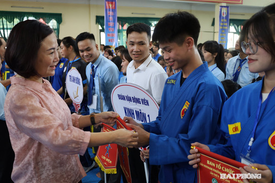 700 võ sĩ, huấn luyện viên dự Giải Vovinam phường Tứ Minh