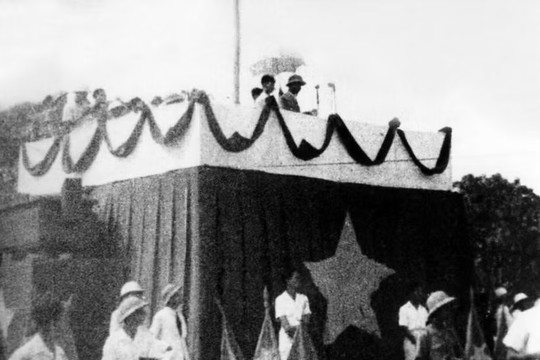 Chủ tịch Hồ Chí Minh - Người dẫn dắt thắng lợi Cách mạng Tháng Tám