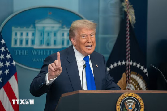Tổng thống Trump đối mặt mức ủng hộ thấp kỷ lục