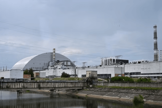 Đức cam kết chi 500 triệu euro hỗ trợ Ukraine sửa vòm chắn Chernobyl
