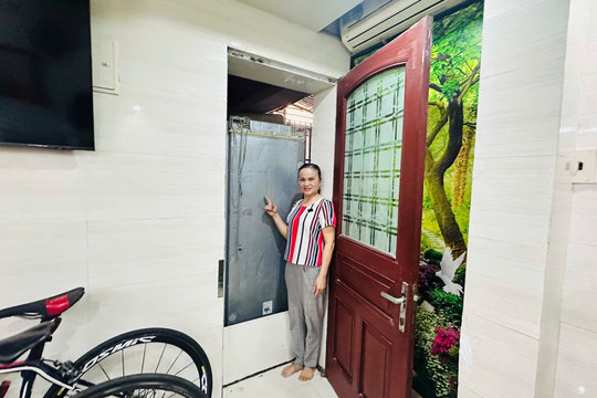 Dựng cửa tôn chắn lối đi chung, phường yêu cầu tháo dỡ