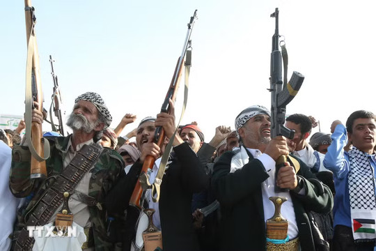 Houthi tiếp tục tấn công mục tiêu tại Saudi Arabia