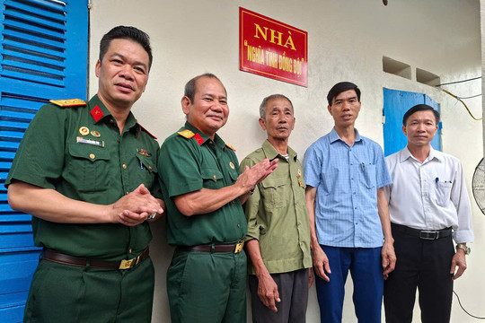Trao cơ hội cho người yếu thế