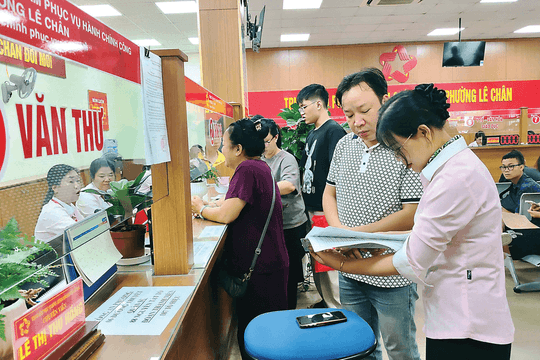 Fee waivers drive shift to online public services in Hai Phong