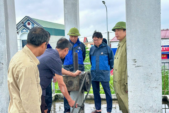 Bảo vệ sản xuất nông nghiệp, thuỷ sản trước mưa bão