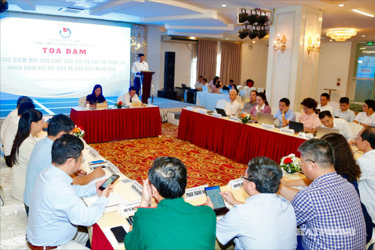 Nhận diện rủi ro pháp lý, giữ vững đạo đức nghề báo