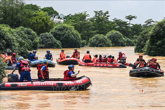 Trung Quốc ứng phó khẩn cấp bão Narra và mưa lũ diện rộng
