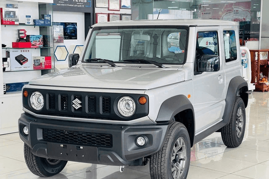 Mẫu xe địa hình Suzuki Jimny tung ưu đãi 120 triệu đồng