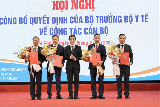 Công bố các quyết định về công tác cán bộ Trường Đại học Y Dược Hải Phòng