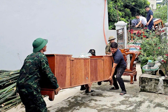 Khẩn trương xử lý sạt lở núi do mưa bão số 4