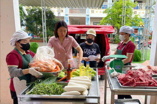 Bảo đảm an toàn bữa ăn bán trú