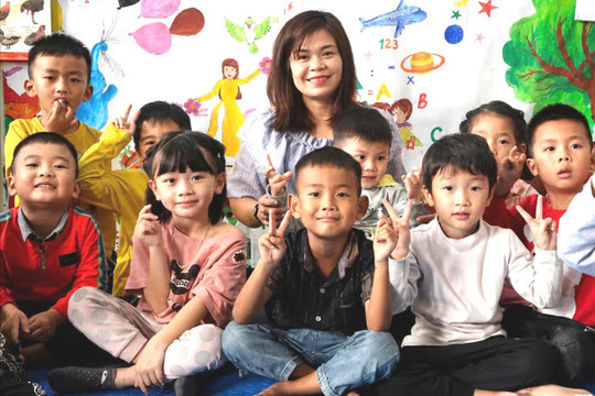 Cô giáo nặng tình với đảo xa