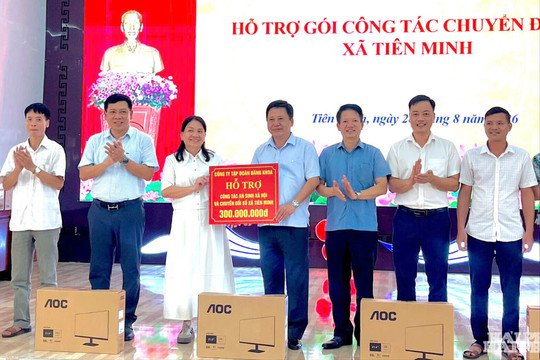 Tiên Minh tiếp nhận 350 triệu đồng hỗ trợ an sinh, giáo dục và chuyển đổi số