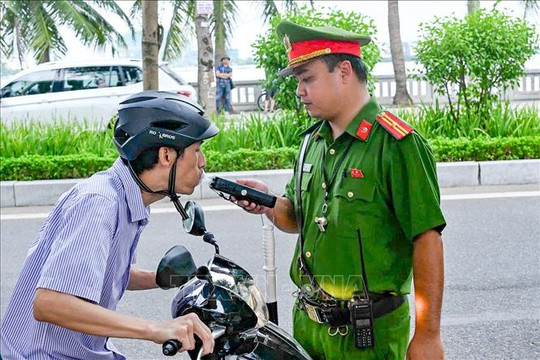 Xử lý gần 15.000 trường hợp vi phạm giao thông
