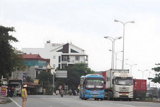 Xử phạt 169 trường hợp vi phạm tốc độ trong ngày thứ ba kỳ nghỉ Quốc khánh