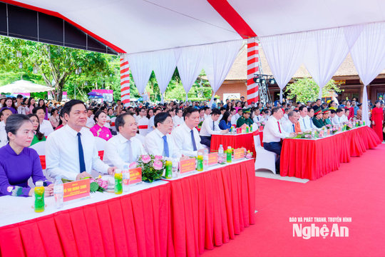 Lễ dâng hương tưởng niệm Chủ tịch Hồ Chí Minh tại Nghệ An