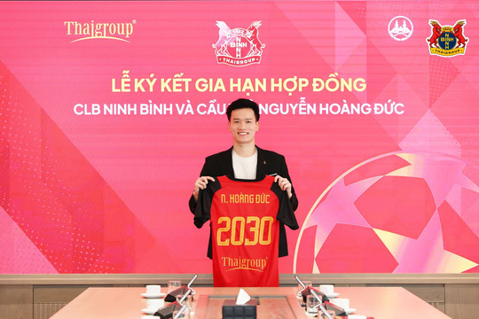 Câu lạc bộ Ninh Bình gia hạn 4 năm với tiền vệ Hoàng Đức