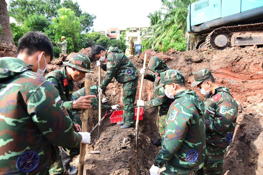 Quy tập thêm 7 bộ hài cốt liệt sĩ tại Công viên Lê Thị Riêng