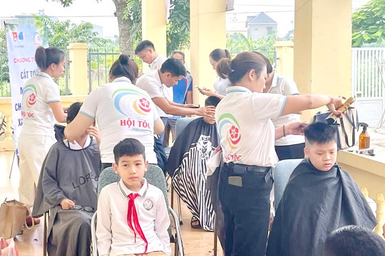 Khi những 'tay kéo' trao gửi yêu thương