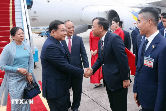 Tổng thống Myanmar và Phu nhân bắt đầu thăm chính thức Việt Nam