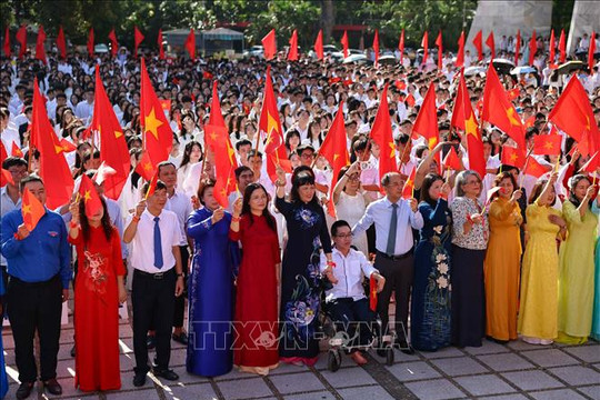 Hơn 23 triệu học sinh, sinh viên cả nước bước vào năm học mới