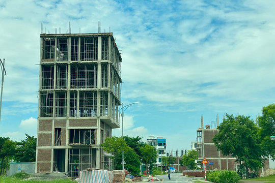Đề xuất gỡ vướng pháp lý cho đất vi phạm