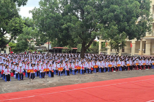 Hơn 800 học sinh dân tộc thiểu số ở phường Nguyễn Trãi đón năm học mới
