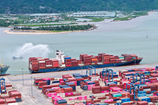 Quy định mới về thanh toán, chuyển tiền trong kinh doanh chuyển khẩu hàng hóa