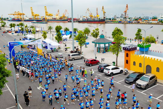 Gần 700 người tham gia Giải chạy TC-HICT Run To Shine 2026