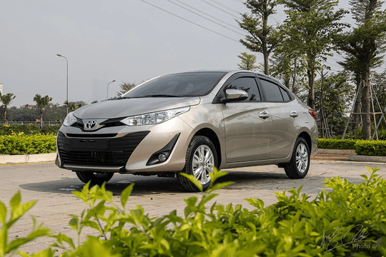 Có 400 triệu đồng, nên mua mẫu xe sedan cũ nào?