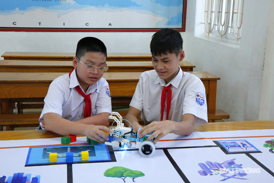 2 học sinh Trường THCS Đà Nẵng đam mê sáng tạo