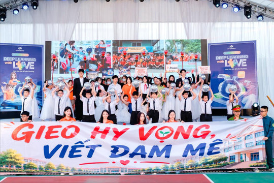 Khởi động năm học mới cùng FPT School Start