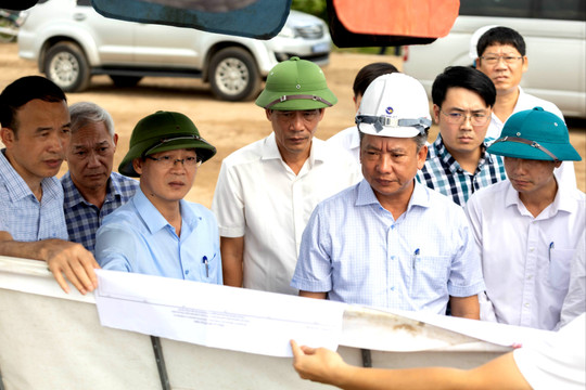 Gỡ vướng mặt bằng, tăng tốc các dự án trọng điểm