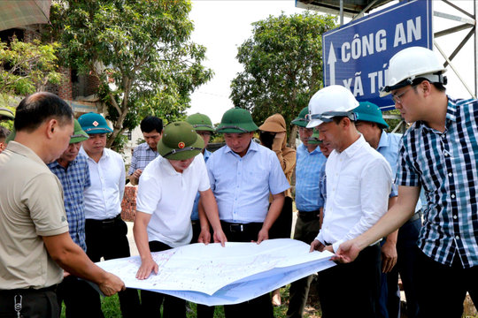 Phó Chủ tịch UBND thành phố Trần Văn Quân chỉ đạo đẩy nhanh tiến độ các dự án khu vực Tứ Kỳ
