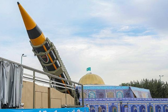 Iran sản xuất hàng loạt vũ khí nội địa