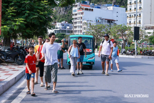 Cát Hải tạm cấm phương tiện trên đường 1/4 để tổ chức Giải chạy kết nối di sản Cát Bà