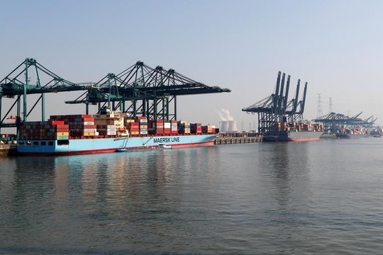 Nhiên liệu hàng hải tăng giá, sức ép lan rộng chuỗi cung ứng