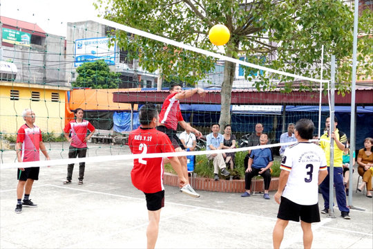 Tuổi già thêm khỏe, thêm vui từ những sân chơi