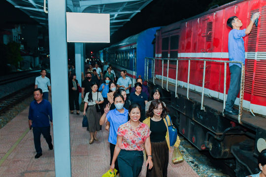 Nhìn lại 1 năm chuyến tàu kết nối Đông - Tây thành phố Hải Phòng